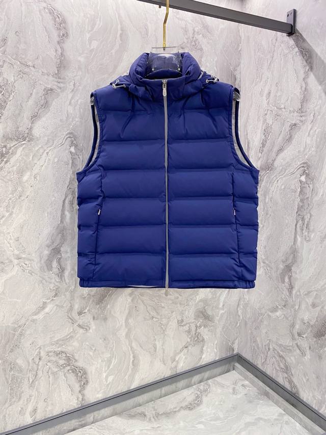 25秋冬新品发布，Bc新款羽绒马甲出货，帽子可完全拆卸成立领，所有面料及辅料原版开模订制，质感超强，码数：48-56