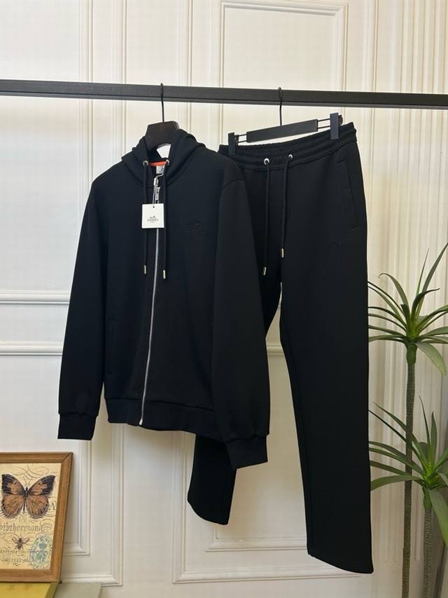 新品爱马仕套装新品套装爱马仕Hermes卫衣p ,卫裤p260Ssaw秋季新品,男士经典马橙色“H”刺绣徽标时尚撞色运动休闲立领拉链开衫外套+抽绳卫裤套装!洋行 新品爱马仕套装新品套装爱马仕Hermes卫衣p ,卫裤p260Ssaw秋季新品,男士经典马橙色“H”刺绣徽标时尚撞色运动休闲立领拉链开衫外套+抽绳卫裤套装!洋行