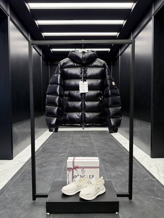 涨价！ 特级羽绒 Moncler Maya短款男士羽绒服夹克外套. 经典Maya 最新购入柜台2025年份 柜台在售最新经典面料. Maya为柜台经典系.每年都
