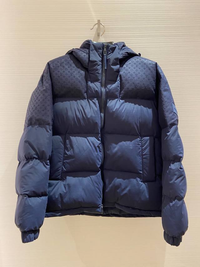 Louis Vuitton 拼接 Monogram全新立体提花连帽羽绒外套 连帽可脱卸 可变立领夹克 柜台实拍参考.