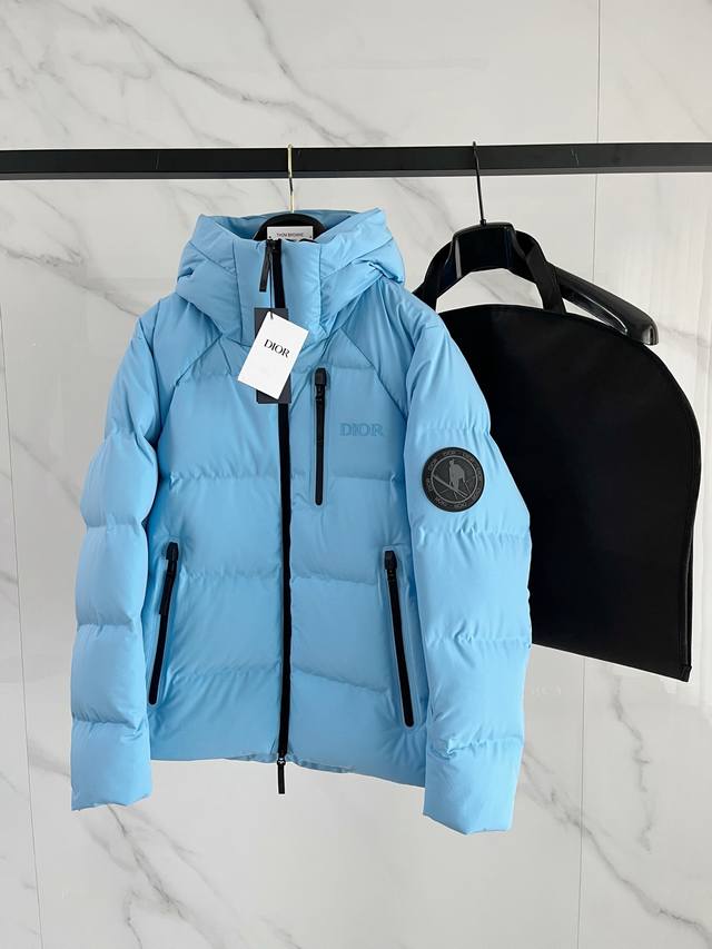 调价格p。配防尘。Diro迪桑特联盟 特级羽绒 黑科技皮膜羽绒外套 鹅绒填充版本 此款跟压胶版本面料不同，此款面料更为柔软，冬装新品，高端定制！轻熟商务最爱系列