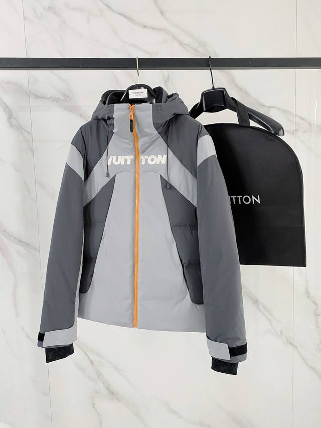 顶级鹅绒 顶级版本 欢迎对比 特级羽绒Louis Vuitton Lv3390秋冬新款Ski滑雪系列灰色潮流长袖连帽拉链羽绒服.Ecodown防水保暖时尚新款.