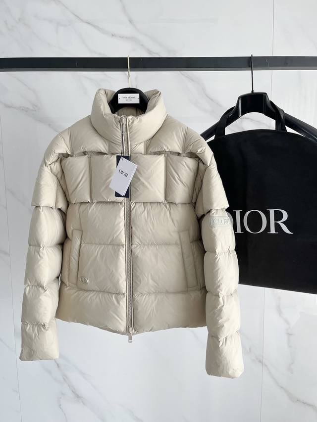 Diro 特级羽绒 黑科技皮膜羽绒外套 鹅绒填充版本 此款跟压胶版本面料不同，此款面料更为柔软，冬装新品，高端定制！轻熟商务最爱系列，极简主义风格羽90鹅绒羽绒