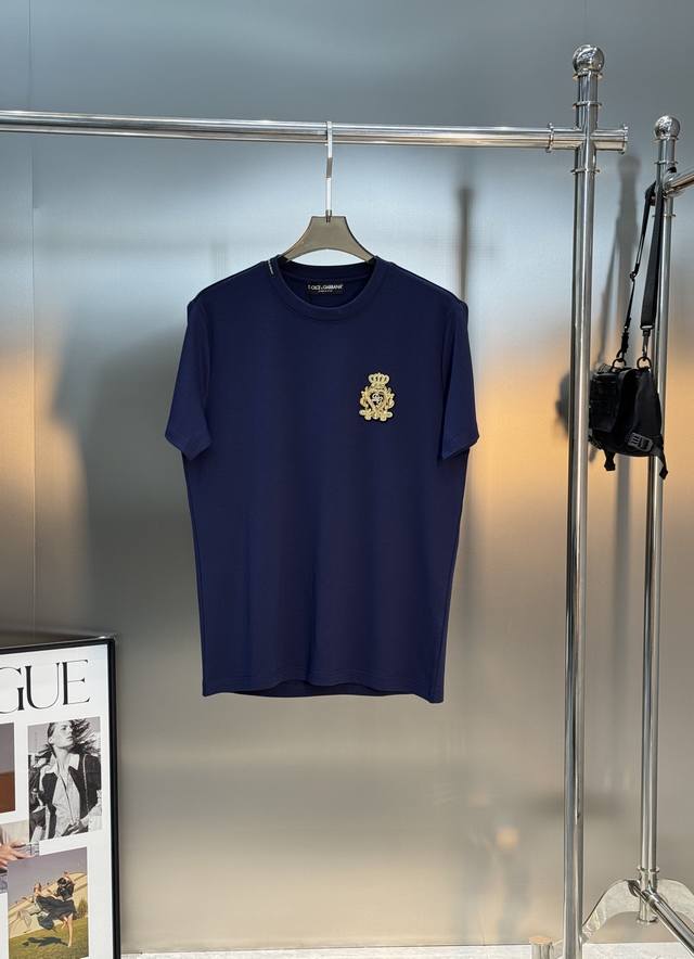 D&G*杜嘉班-纳25S高定款！新款莫代尔T恤.高端印度丝尊贵推荐！优选 G莫代尔棉.婴儿的触碰感觉，入手必定回购！！！面料舒适柔软有着极致亲肤透气的穿着体验.