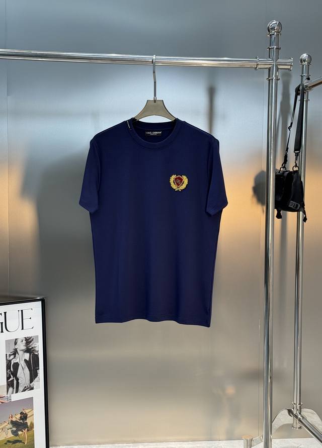 D&G*杜嘉班-纳25S高定款！新款莫代尔T恤.高端印度丝尊贵推荐！优选 G莫代尔棉.婴儿的触碰感觉，入手必定回购！！！面料舒适柔软有着极致亲肤透气的穿着体验.