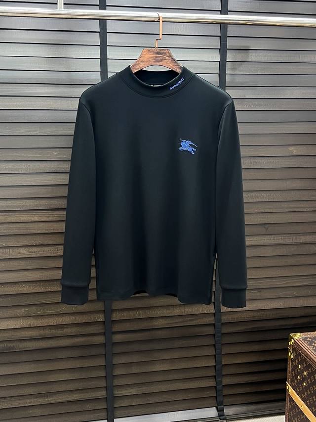 Burberry-巴宝莉# 25秋冬 德绒微加绒半高领打底衫 看似基础的男T，实则不然，有点卫衣加短袖的结合，可以单穿也可以里面再打个底，一件穿四季是没问题的，