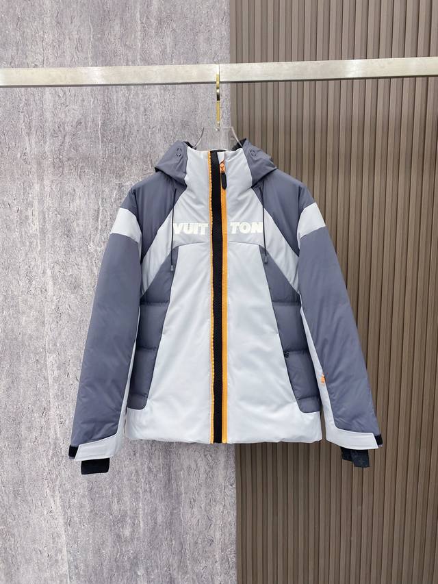 特级羽绒Louis Vuitton Lv3390秋冬新款Ski滑雪系列灰色潮流长袖连帽拉链羽绒服.Ecodown防水保暖时尚新款.极致重工,小细节真的太多了.爆