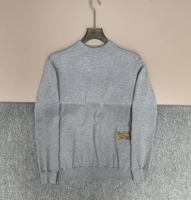 Bc-Brunello Cucinelli2025新款中高领毛衣，胸前Logo设计！贸易公司渠道稀出，同步官网发售！辅料全部原版定制出货，秋冬系列经典设计！此款