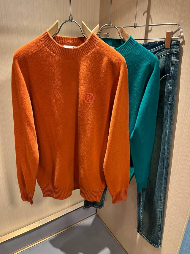 Her*Mes爱*仕2025秋冬新款男士针织羊毛衫，全新升级百搭基础款，低调奢华，品格之选！甄选优质精选优质羊毛打造而成，有着超强的垂直性能 艺术感极强H标志L