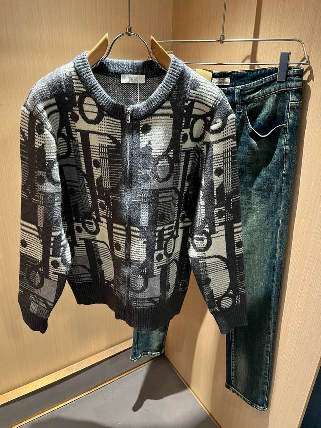 Dio*迪家 2025秋冬新款男女同款针织羊毛衫，专柜同步发售！定制专属羊毛面料，从容百搭，档次极高，完美融入时尚还有风情感一款完美符合外穿的顶尖时髦气质款！整