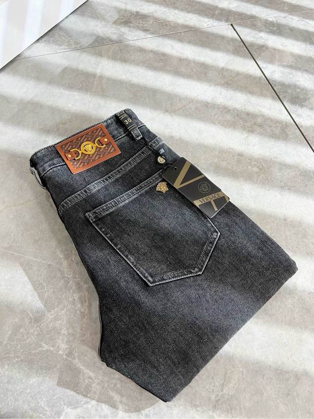 Versa*E范*哲 2025秋冬新款经典男士休闲牛仔裤、代工厂p出品，出口欧美订单，2025官柜同步发售！！客供土耳其牛仔布、质地柔软、穿着舒适，面料经重工洗