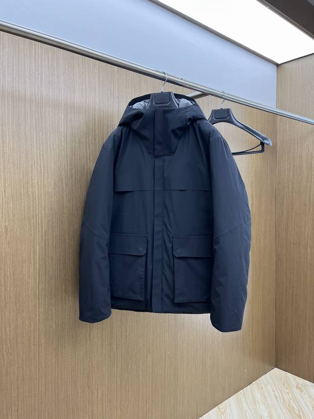 秋冬羽绒 Zz 2025最新款时尚羽绒外套连帽羽绒服， 帽子不可拆卸 冬季顶级爆款羽绒服，经典Logo爆款保暖羽绒服，90#白鹅绒填充，处处细节显工艺足够的高级