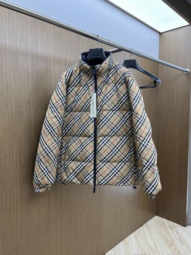 秋冬羽绒 Bbr 高版本2025Ss秋冬新款经典斜纹格尼龙骑士徽标双面穿羽绒外套，骑士徽标经典贴布刺绣，工艺考究。处处细节复刻原单高品质、结构性剪裁干净利落、最