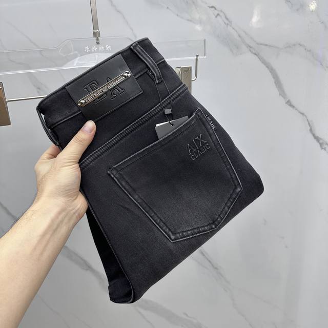 加绒Amani阿玛尼 加厚， 高端定制、2025秋冬最新款牛仔裤 加厚加绒柜台同步发售 原版定制复刻 客供五金辅料 原单品质 进口固色牛仔面料 重工洗水 做工走