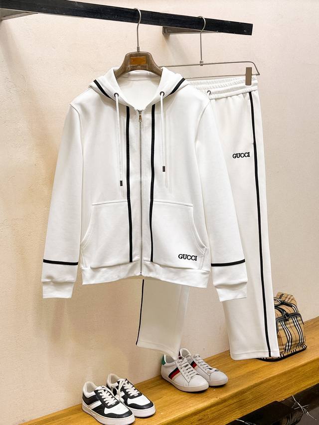 古奇 Gucci 2025全新爆款开衫套装 原单狠货倾注顶级设计师的精心之作 就为一个贴合、完美的上身效果 全天然优质加厚纯棉100%，贴身的舒适感 高贵典雅！