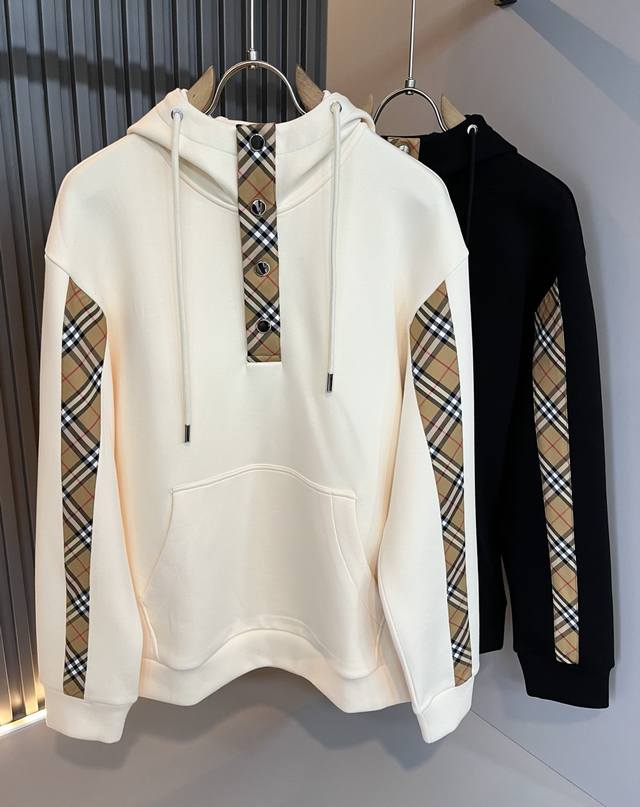 Burber*Y巴*莉 2025秋冬新款男女同款基础休闲百搭棉质卫衣，男女同款卫衣！贸易公司渠道稀出，同步官网发售！衣身格子拼接设计！带有一种清爽又干净的感觉！