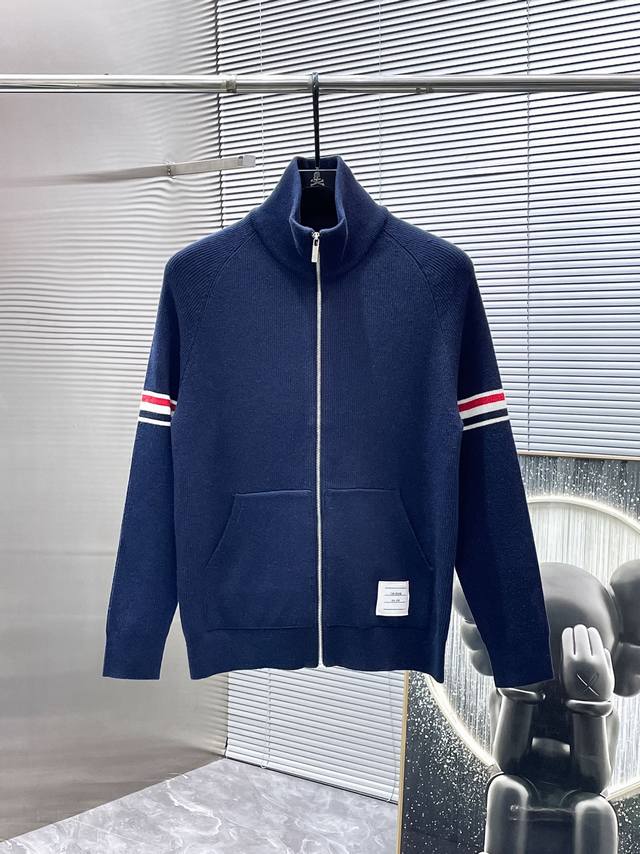 Tb 2025Ss新款 开衫 长袖 毛衣 羊毛衫 打底衫，高端版本！专柜定制面料 透气舒适度高，细节无可挑剔，品牌元素设计理念，体现高品质。手感细腻柔软！呈现休