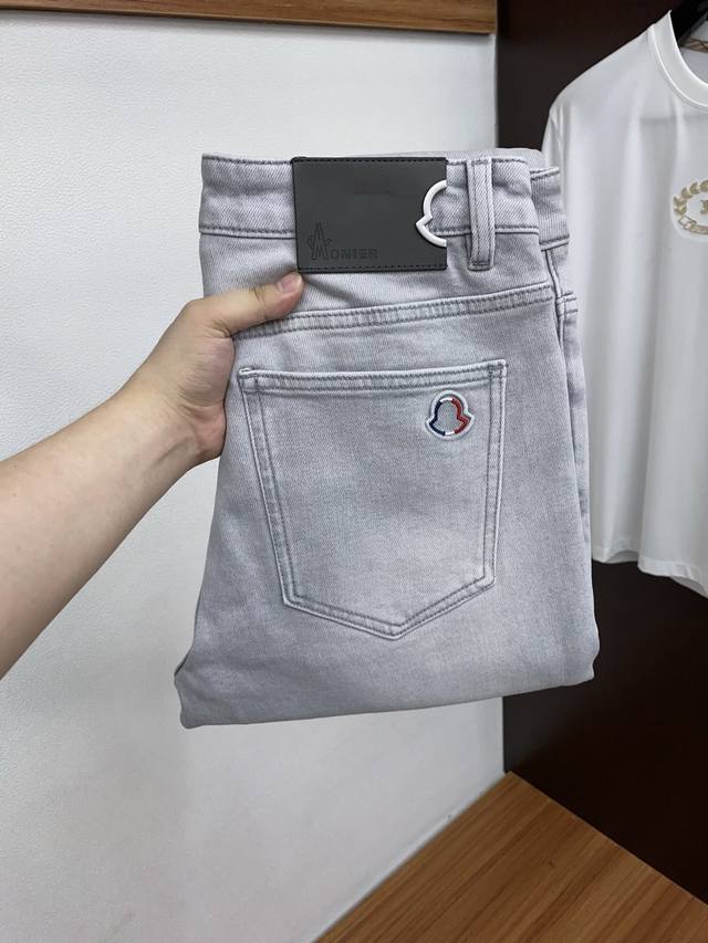 蒙口 25新款 市场独家订制进口加厚拉绒丹宁牛仔面料 稀缺面料 超级舒服 工艺复杂四季款牛仔裤 针织牛从做旧 独家订制日本订制原单 高级品质 只有规模宏大的洗水