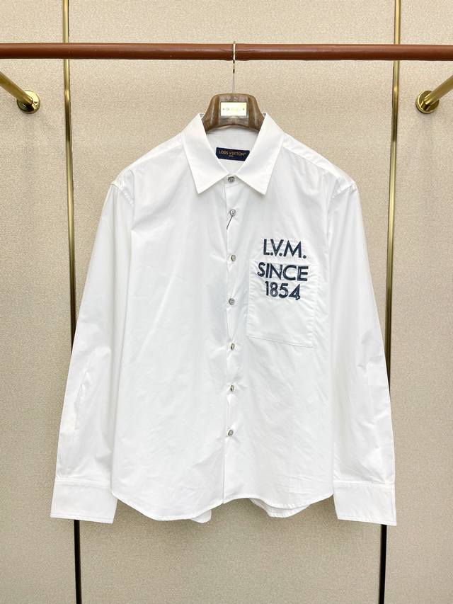 Louis Vuitton路易威登独家专供新款原单男士休闲衬衫 刺绣1854Logo衬衫 高端定制 高端版本 时尚百搭爆款进口面料 手感超柔软细腻 穿着亲肤舒适