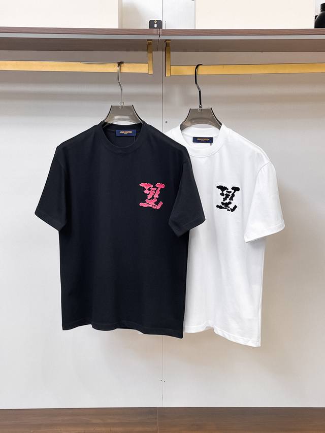 Lv 26年新款300克双纱纯棉短袖 码数：S-2Xl 颜色：黑 白