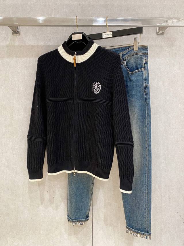 Lv2025 新品 秋冬新款针织羊毛衫 高品质意大利进口羊毛混纺面料，高密度针织，时尚百搭毛衣，帅气十足。经典Logo提花款。耐穿不易变形，版型，各种风格都能轻