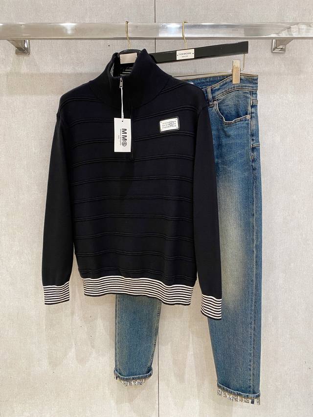 马吉拉2025 新品 秋冬新款针织羊毛衫 高品质意大利进口羊毛混纺面料，高密度针织，时尚百搭毛衣，帅气十足。经典Logo提花款。耐穿不易变形，版型，各种风格都能