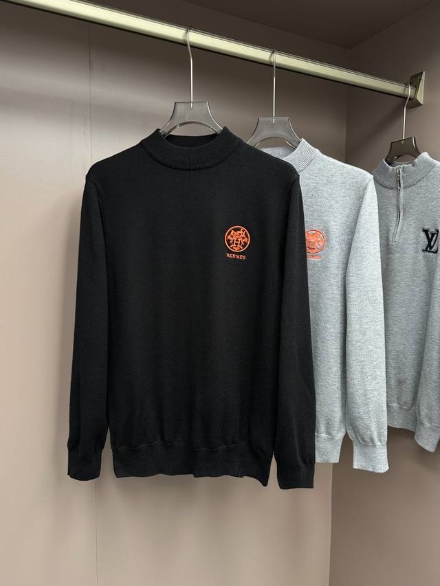 新品 橙色帝国!渠道精品,基础款半高领设计,品牌专用H标志刺绣,2025秋冬Her柜台最新款单品,男士商务休闲半高领羊毛衫毛衣。。好品相的外贸订单,胸口依然沿袭 新品 橙色帝国!渠道精品,基础款半高领设计,品牌专用H标志刺绣,2025秋冬Her柜台最新款单品,男士商务休闲半高领羊毛衫毛衣。。好品相的外贸订单,胸口依然沿袭