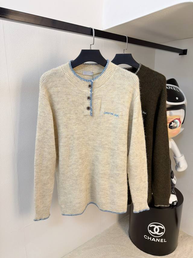 迪奥2025 新品 秋冬新款针织羊毛衫高品质意大利进口羊毛混纺面料，高密度针织，时尚百搭毛衣，帅气十足。经典Logo提花款。耐穿不易变形，版型，各种风格都能轻松