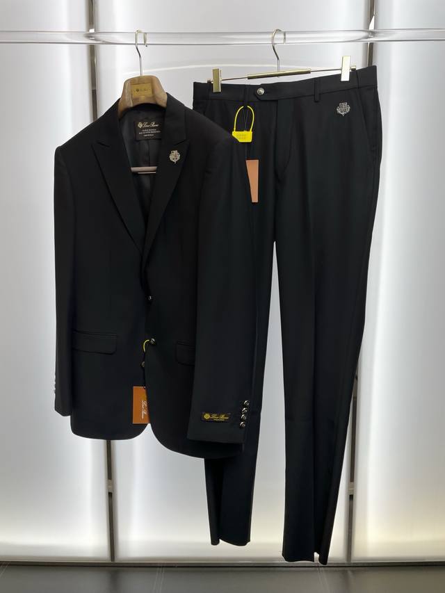 套。单西p560、西裤p290。Lp-Loro piana诺悠翩雅新款西服套装，外贸公司订单 简约休闲西装外套，独家专供进口原版聚酯纤维面料，透气柔软保暖性很强