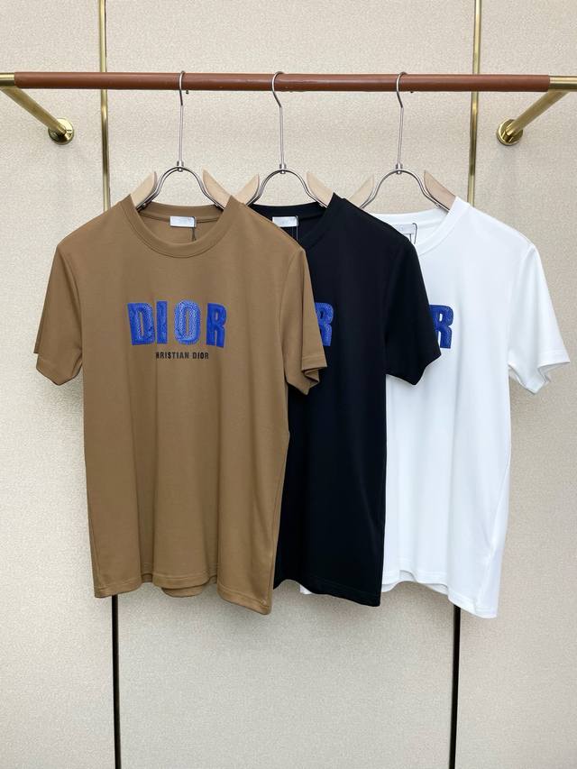 Dior迪奥独家专供新款原单男士休闲短袖 高端定制 高端版本 时尚百搭爆款进口面料 手感超柔软细腻 穿着亲肤舒适 高端精品 代工厂p精细做工 上身非常赞 男士必