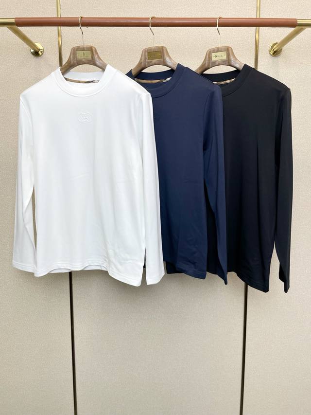 Burberry巴宝莉砸锅卖铁都要上的新款！最新时尚长袖，经典设计感与颜值爆棚的打底衫。加绒保暖。品质更是无法挑剔品控可以直接入手，不容过错的高端臻品！通过细节