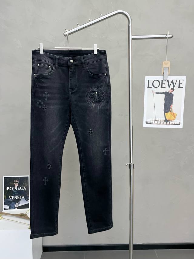Chrome Hearts克罗心砸锅卖铁都要上的新款！新款休闲牛仔裤高端版本！专柜定制加绒面料 透气舒适度高，细节无可挑剔，品牌元素设计理念，体现高品质。手感细