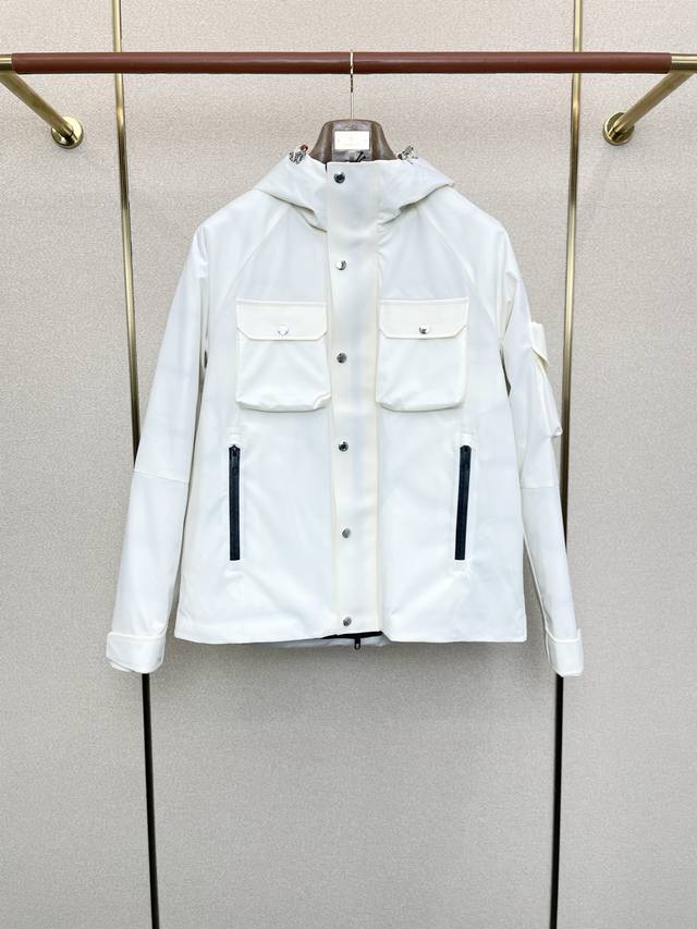 羽绒服-Zegna杰尼亚砸锅卖铁都要上的新款！秋冬新款羽绒服。贸易公司渠道稀出，降温天气必备的保暖单品，不论是日常还是户外运动都能穿。耐磨防刮易打理，在搭配大方