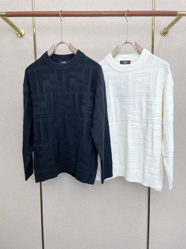 Fendi芬迪砸锅卖铁都要上的新款！最新时尚毛衣 经典设计感与颜值爆棚的外套，品质更是无法挑剔品控可以直接入手，不容过错的高端臻品！通过细节图片便可感受到它强悍