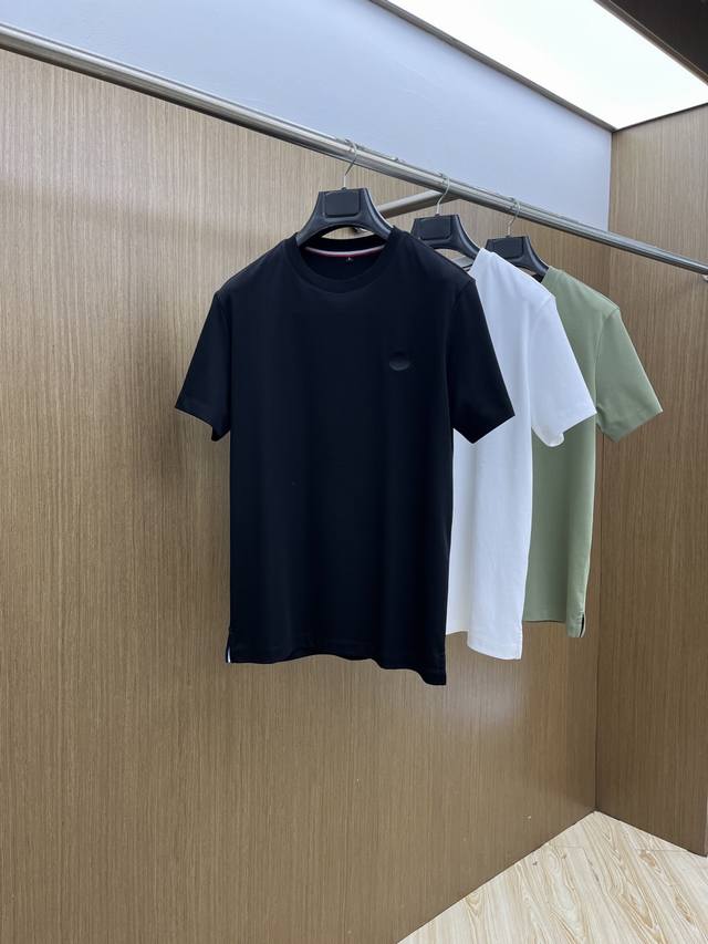 早春 Mon 2540春夏新款简约休闲短袖 精选新疆长绒棉 纱线环保染色定型 面料洗水上身软软舒适 多元化搭配 符合眼下时尚前沿的创新趋势 复古与现代化元素的碰