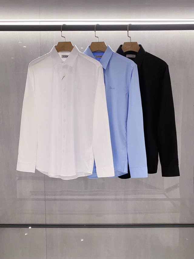 新品 Loe 罗家族男士时装款商务休闲简约长袖衬衫，贸易公司渠道货，25年秋冬新品，纯正血统品质，买手店里的人气热款，经典王牌单品！ 整体的设计符合Loe家美学
