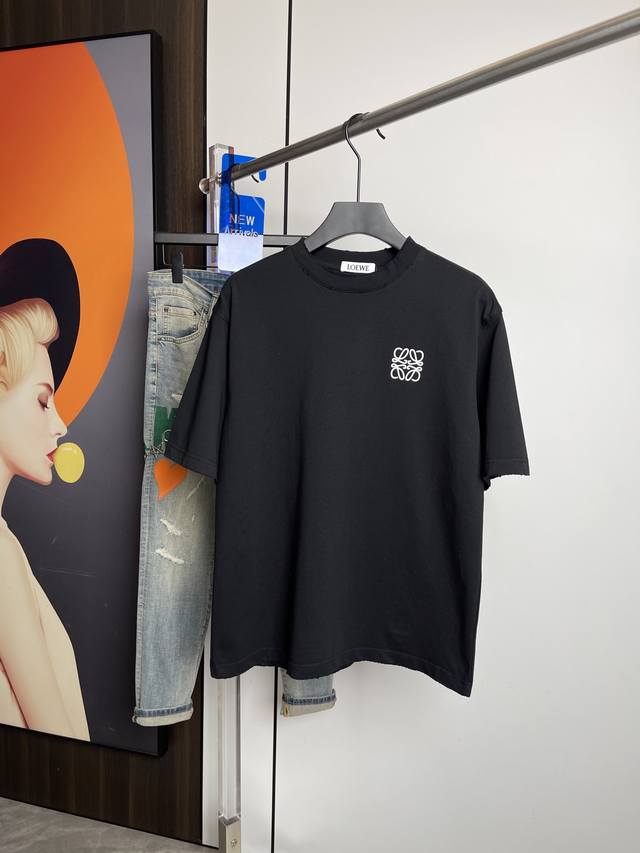 罗意威2026春夏新品短袖T恤，原版发泡字母印花.三标齐 ！简约百搭款。高克纯棉面料.穿着透气舒适！黑白两色 微阔版型.男女同款！码数：M-Xxl M码可以穿到