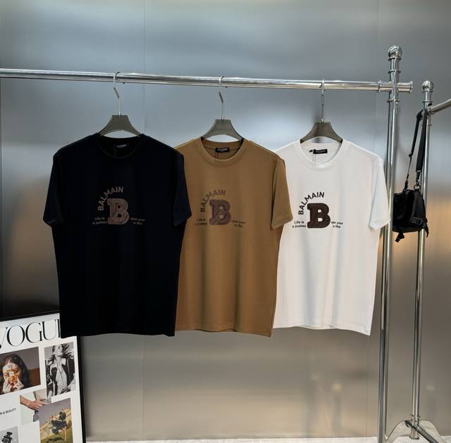 Balmain 巴尔曼莫代尔短袖T恤.采用高品质 G莫代尔棉料，柔软舒适，日常穿着超友好颜色：黑色.卡其.白色.码数：M-3Xl修身版型！ S和4Xl可订做 1
