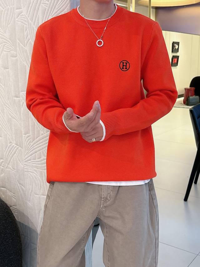 爱马仕 2025秋冬最新品羊毛混纺毛衣，专柜同步有售原单狠货，时尚休闲开衫毛衣，上身很有特点！吸睛而有亮点，进口原版面料，亲肤透气，顶级印花工艺字母图案Logo