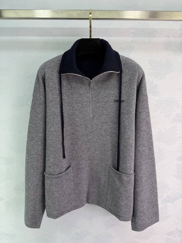 Miu*25秋冬新款半拉链毛衣，定制羊绒，柔软细腻，保暖力满分1色3码Sml T226B