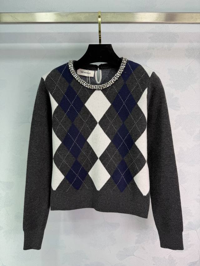 Self-portrai*2025秋冬新款郑秀妍同款！重工镶钻套头针织长袖上衣！定制羊毛混纺针织材质织造 柔软舒适 质感高级 大身饰以用菱格撞色图案领口重工手工