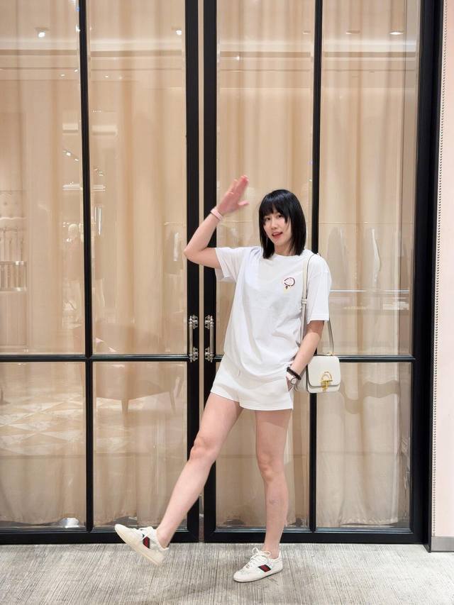 Guc*I 中国新年系列 刺绣针织棉短袖T恤丨独家Yb开发！高版出品！甄选软糯针织棉面料，自带透气亲肤的“云朵触感”，宽松版型适配各种身形，随性藏肉不挑人。胸前