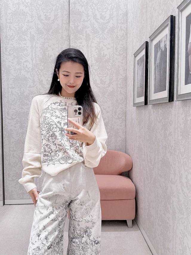 Dio* 26Ss早春新款 花卉蝴蝶刺绣羊绒针织毛衣丨独家Yb开发！顶级高版出品！软到陷进去的羊绒面料，满身花卉蝴蝶提花像把花园穿在身上，贴肤是恰到好处的暖，宽