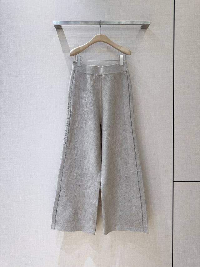 D家秋冬新品 秋冬针织阔腿裤，高腰阔腿剪裁：高腰设计提升腰线，阔腿版型自然垂坠，修饰腿型，可搭配上衣配套，可实现，“一裤多穿” 码数:Sml，Df1117