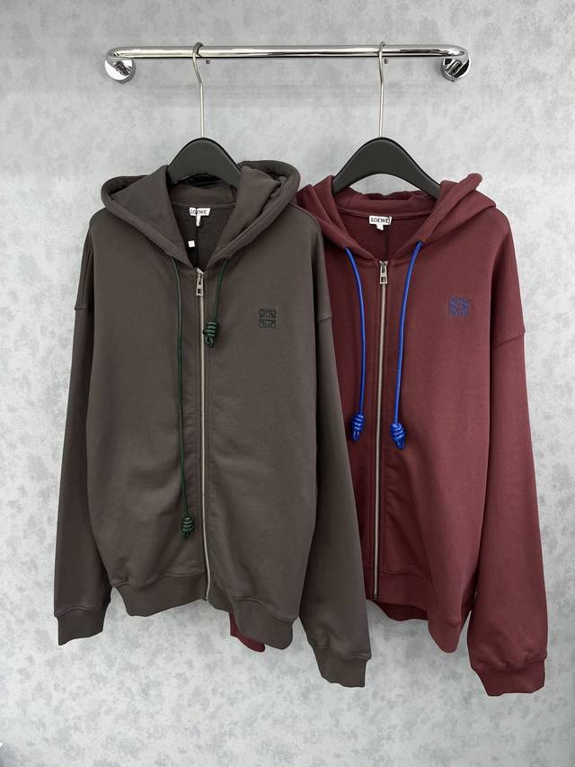 爆款现货 原单品质 Loe*｜25带帽抽绳新品外套 高端定制棉质面料 撞色刺绣 重工设计 极简主义风法式优雅 慵懒宽松版型休闲又时髦！ 立体剪裁 可甜可盐减龄少