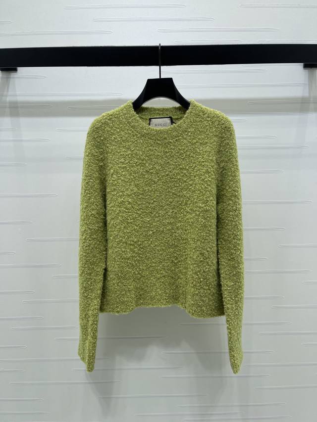 上新原单高端品质Gucc* 2025秋冬新款系列！静版圆领套头毛衣！定制羊毛纱线织造，毛线颗粒明显，质感高级，舒适柔软，圆领长袖毛衣剪裁，包边坑条弹力螺纹，轻松