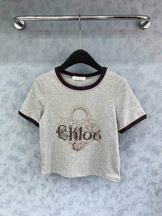 爆款现货 原单品质 Chlo*｜25新品印花短袖T恤 精致版型上身巨显瘦！ 定制最新工艺 低调奢华！ 时髦精必备单品解锁所有穿搭！ 认准我家品质！经典单品时髦又