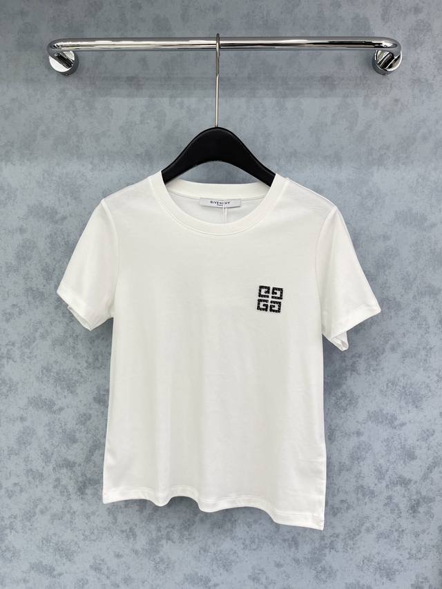 爆款现货 原单品质 Giv*｜精致订钻短袖T恤 高订面料 亲肤透气舒适 标志性字母图案低调奢华 减龄少女时代！白富美必备神器！ 经典版型百搭不挑人 强烈推荐自留