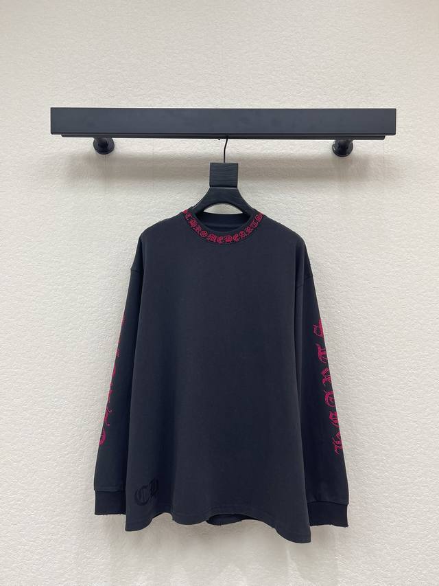 克罗心手臂印花长袖T恤 25Ss冬季新款上新！此款克罗心圆领长袖T恤采用纯棉面料作而成，下摆徽标印花，圆领袖子玫粉色钉钻点缀上身，宽松版型，男女同款 Sml A