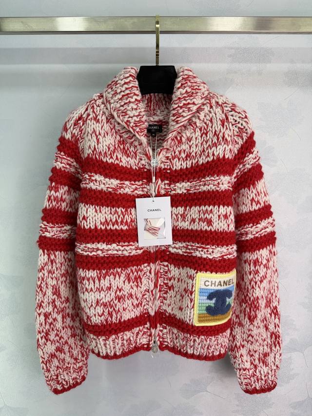 Ch*25秋冬新款手工编织毛衣外套，粗棒针工艺，羊绒柔软又保暖。红白条纹+渐变色块，清新复古风满分